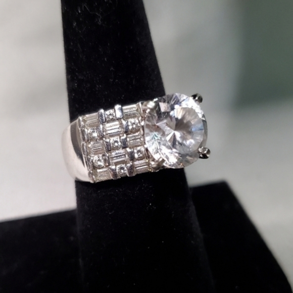 Cubic Zirconia Sterling Silver Statement Ring size 7 - Picture 1 of 16